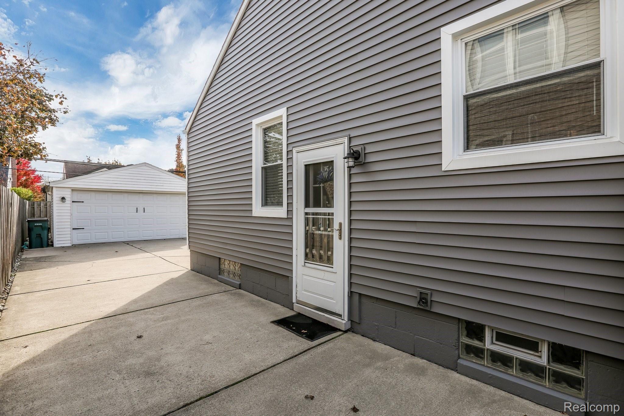 1161 Princeton Road Berkley, MI 48072 - Photo 26 of 30 1161+Princeton+Rd+Berkley-23-WebQuality.jpg