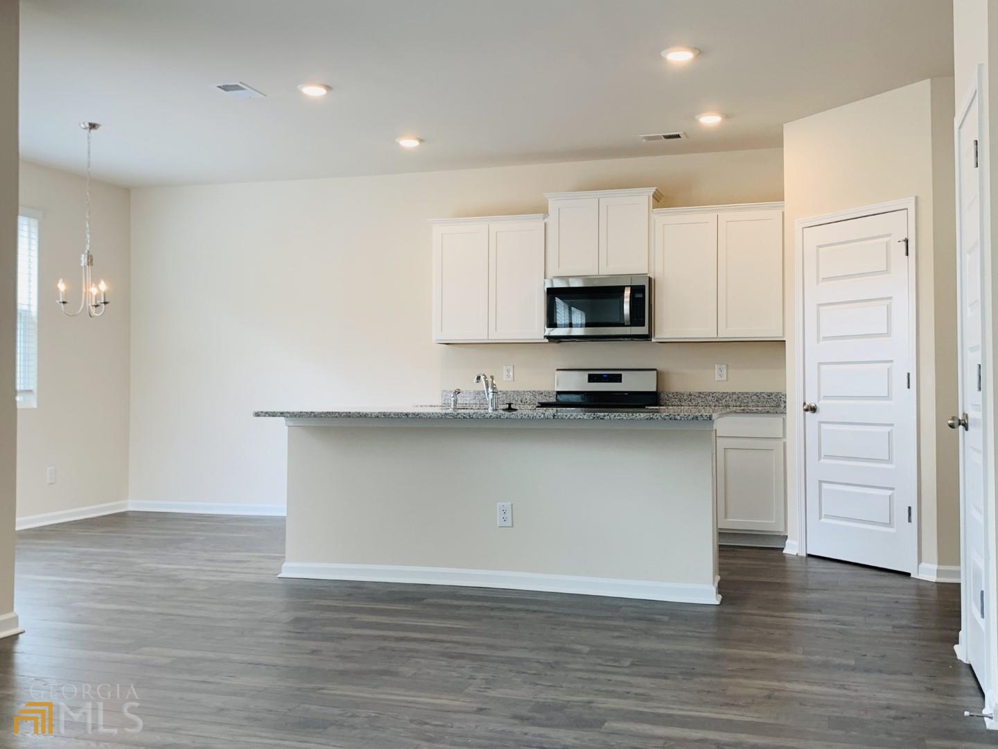 49 Lauritsen Way Newnan, GA 30265 - Photo 5 of 32