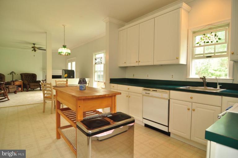 20612 Clarksburg Road Boyds, MD 20841 - Photo 11 of 30 Kitchen/Family Room
