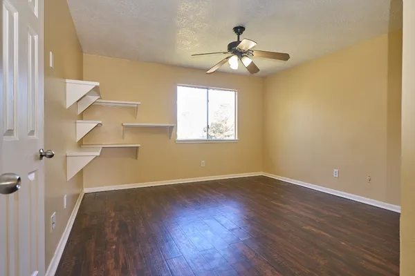 $2,000 | 219 Fort Sumter Court, Richmond, TX 77469