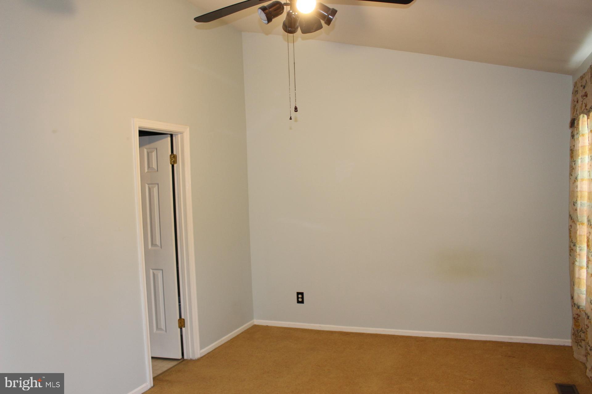 2013 Putnam Road Baltimore, MD 21227 - Photo 13 of 23