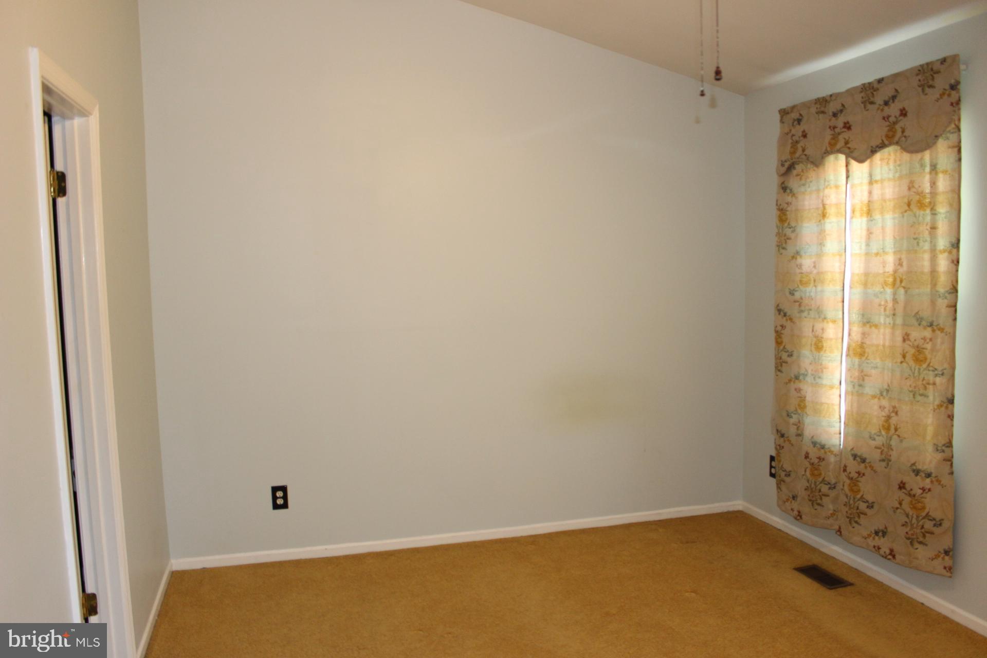 2013 Putnam Road Baltimore, MD 21227 - Photo 15 of 23