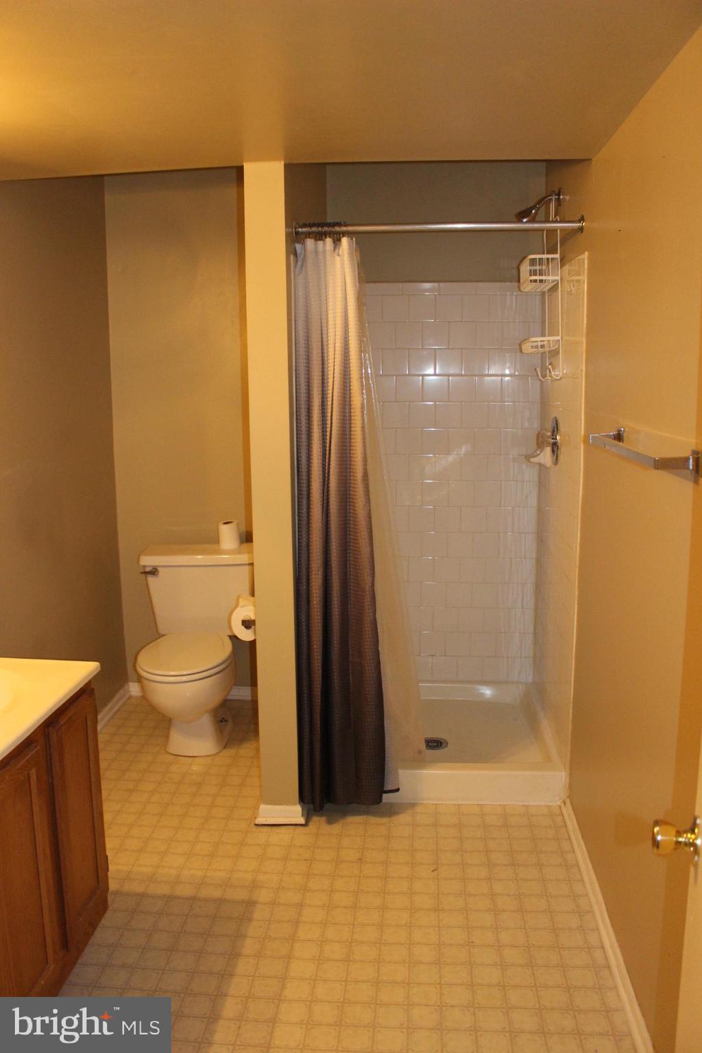 2013 Putnam Road Baltimore, MD 21227 - Photo 3 of 23
