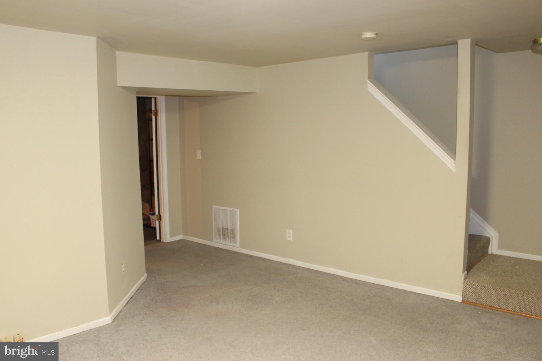 2013 Putnam Road Baltimore, MD 21227 - Photo 5 of 23
