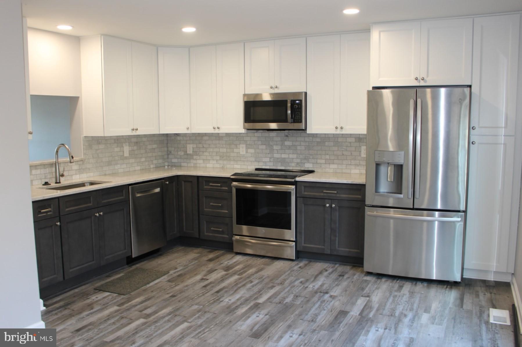 2013 Putnam Road Baltimore, MD 21227 - Photo 6 of 23