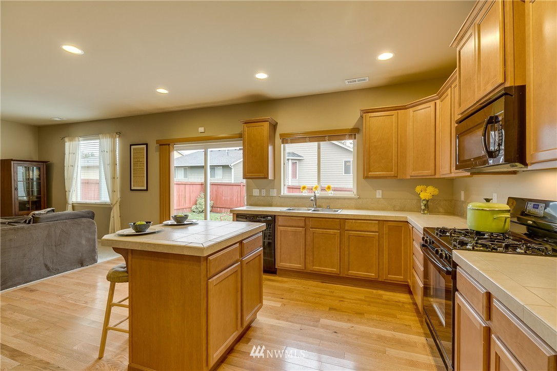 625 195th Street Southeast Bothell, WA 98012 - Photo 8 of 21
