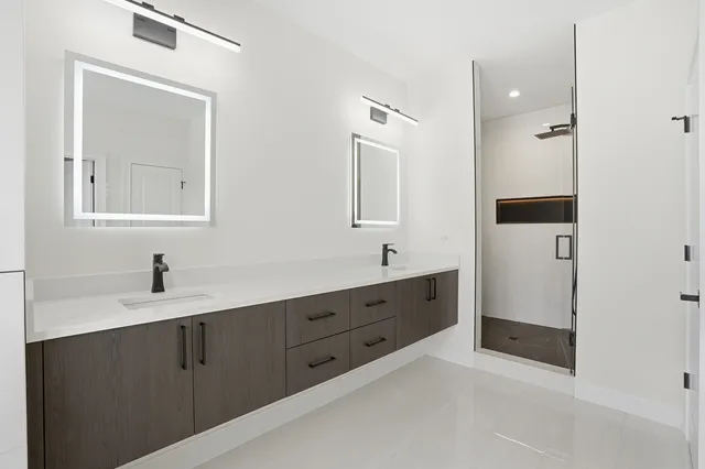 a view of walk in closet