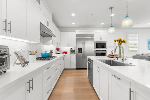 $1,230,000 | 105 South Nevada Avenue, Ventura, CA 93004