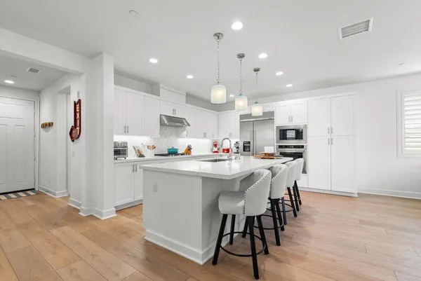 $1,230,000 | 105 South Nevada Avenue, Ventura, CA 93004