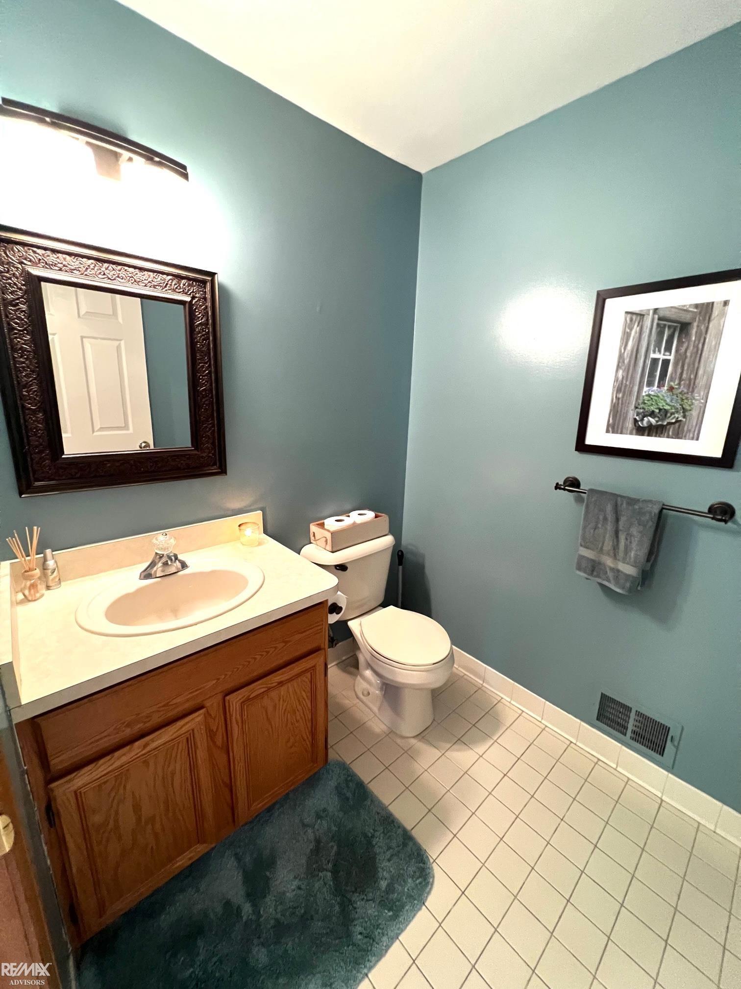 49194 Monte Road New Baltimore, MI 48047 - Photo 23 of 27 50120772-22.JPG