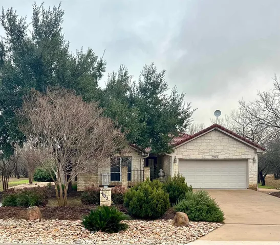 $2,800 | 203 Hi Circle West, Horseshoe Bay, TX 78657