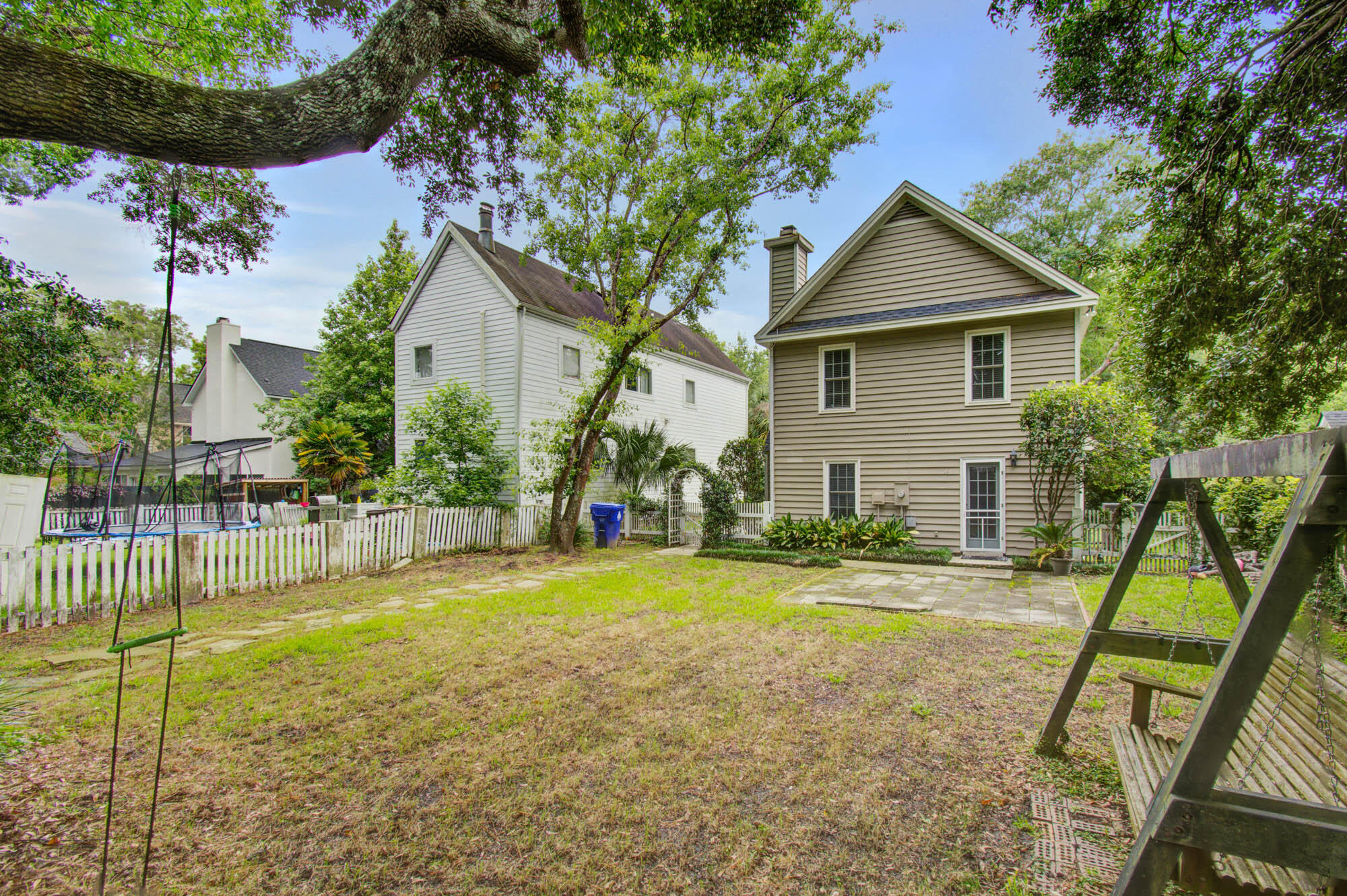 978 Governors Road Mount Pleasant, SC 29464 - Photo 17 of 18 27