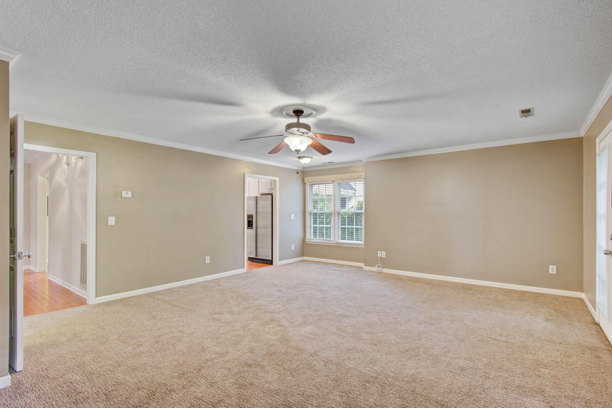 978 Governors Road Mount Pleasant, SC 29464 - Photo 6 of 18 14