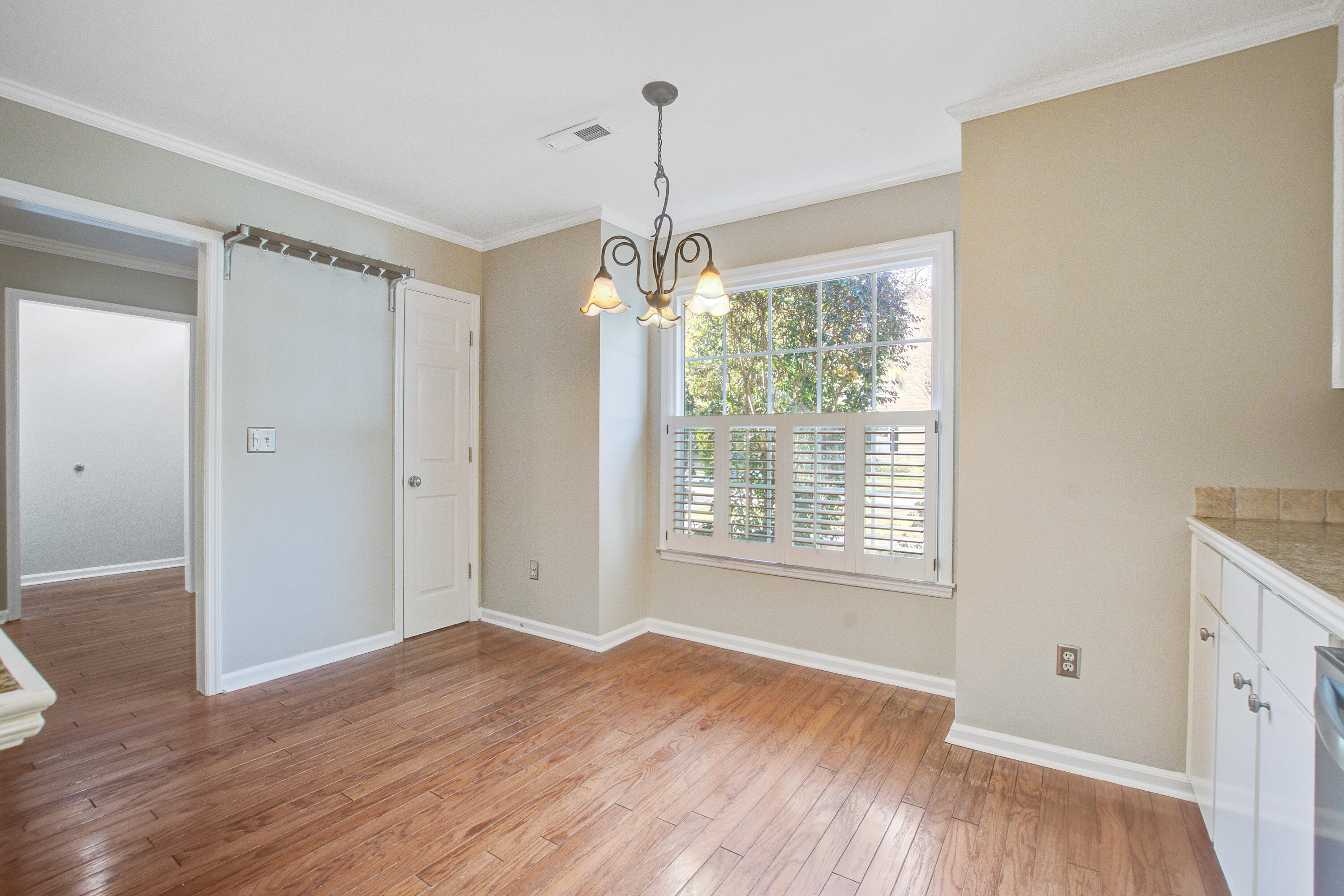 978 Governors Road Mount Pleasant, SC 29464 - Photo 10 of 28 978 (10)