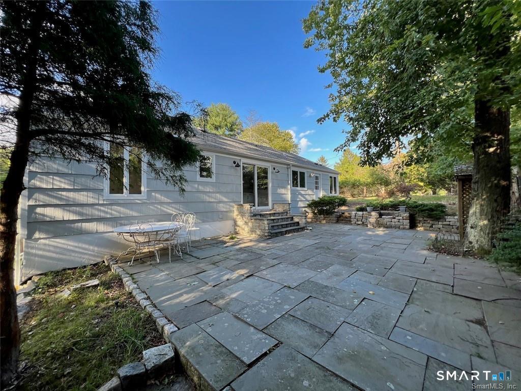 34 Crescent Road Westport, CT 06880 - Photo 5 of 27