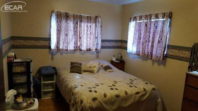 9491 Coldwater Road Flushing, MI 48433 - Photo 17 of 20 20450874-16.JPG