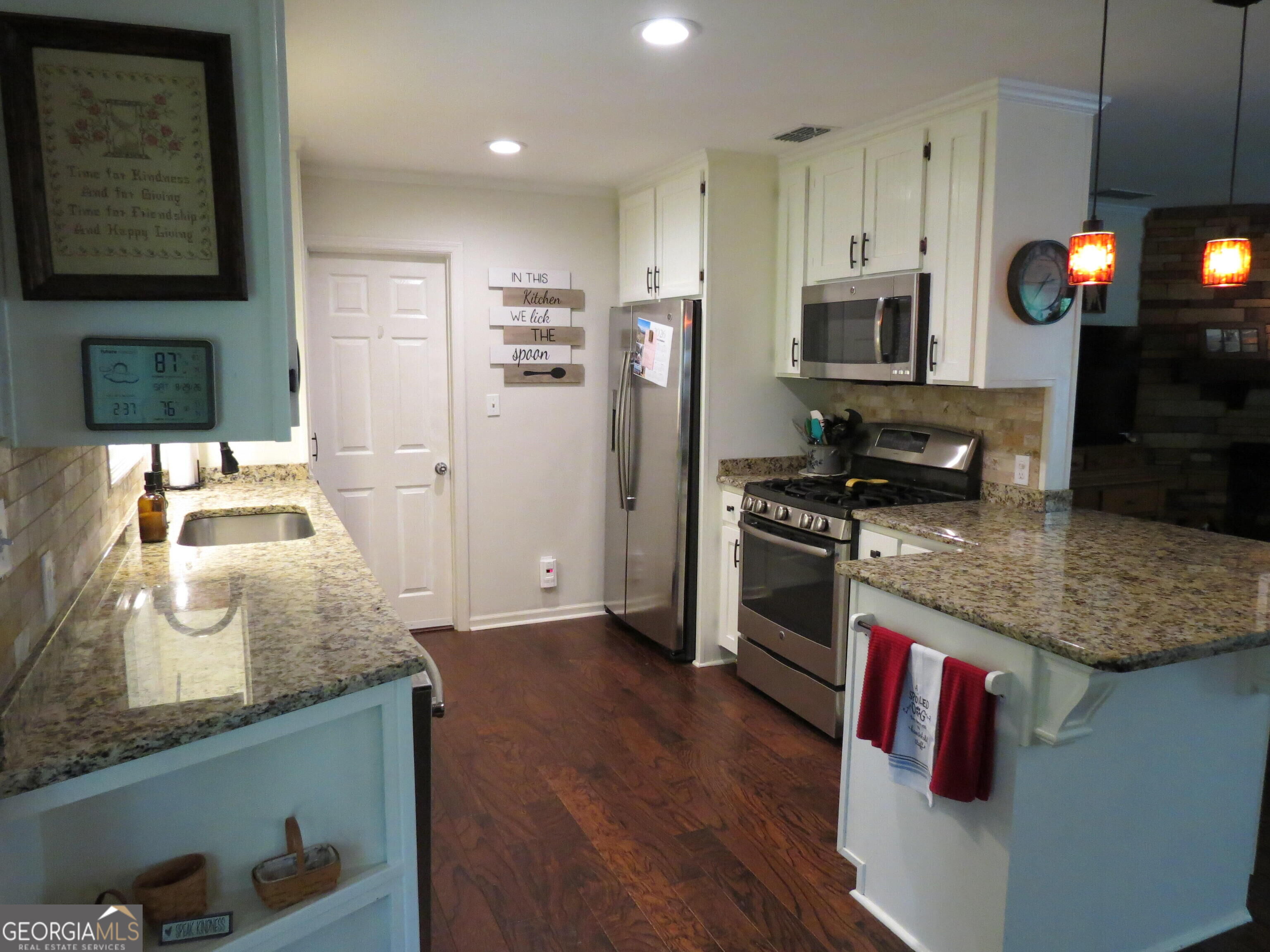 1017 Wadsworth Road Albany, GA 31721 - Photo 5 of 51 Gallery Image 5