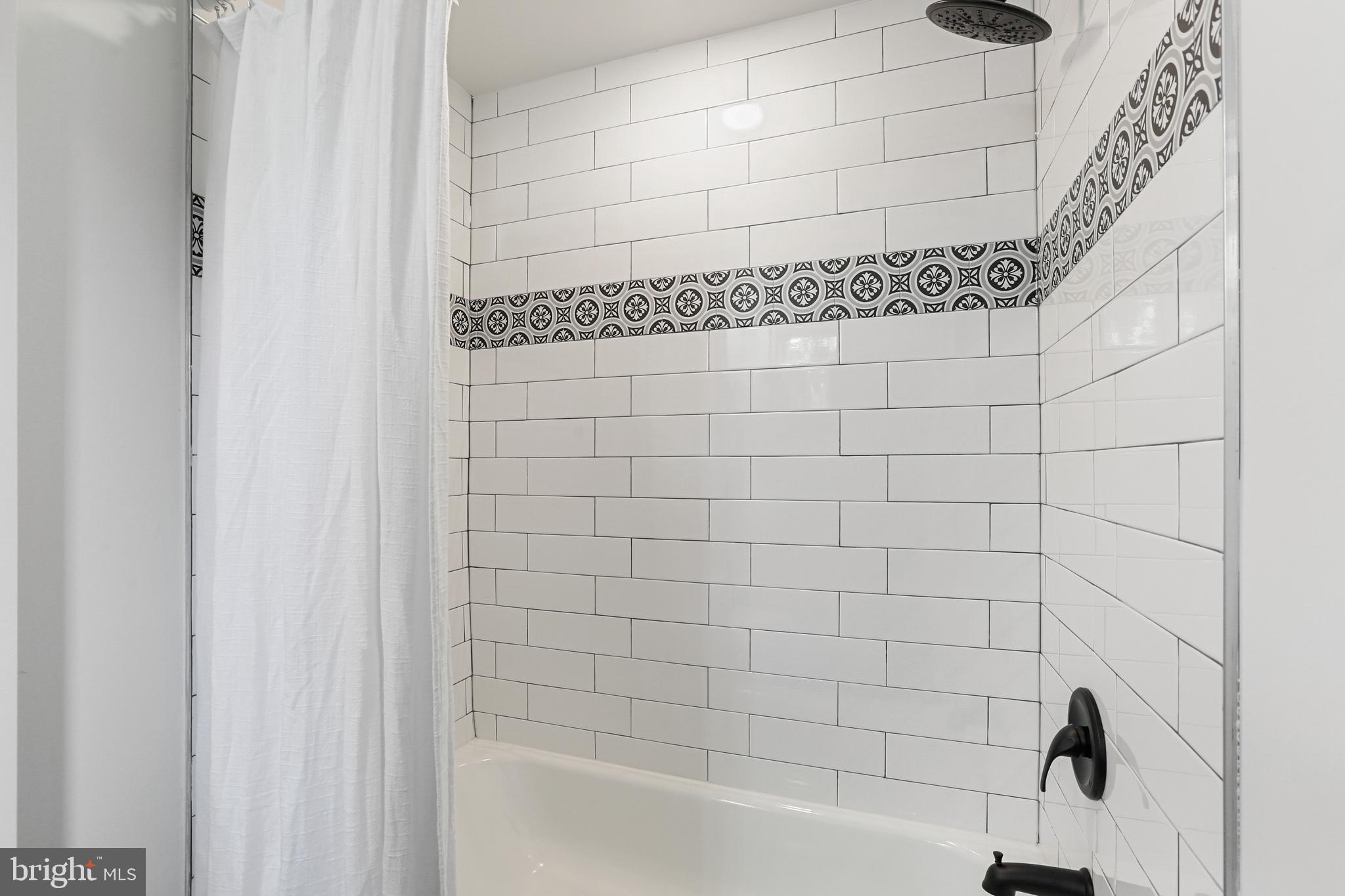 3321 Rueckert Avenue Baltimore, MD 21214 - Photo 18 of 35 Master En-Suite
