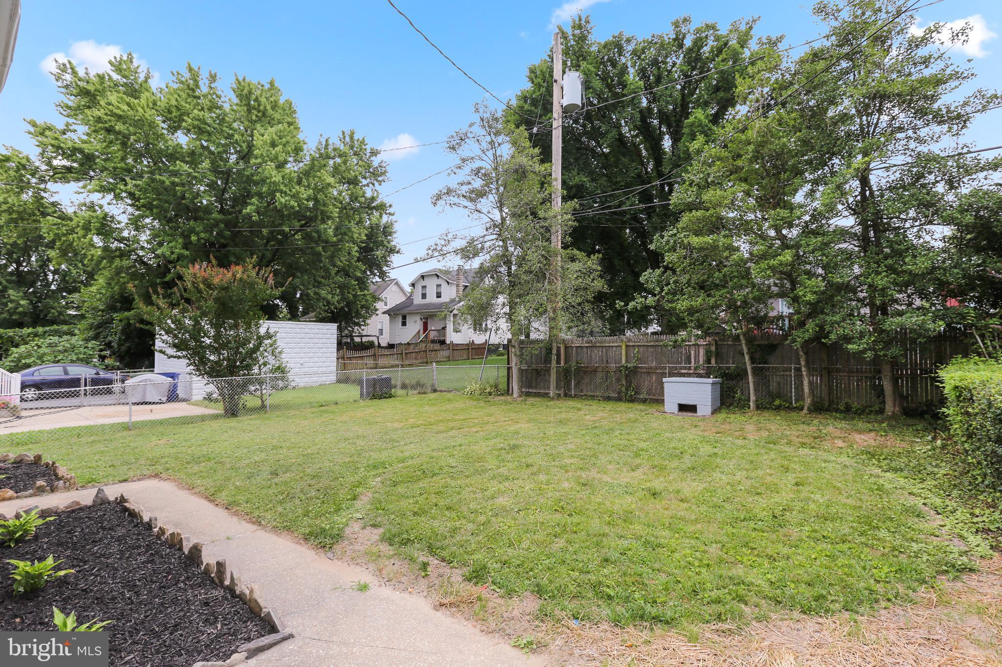 3321 Rueckert Avenue Baltimore, MD 21214 - Photo 30 of 35 Large back yard
