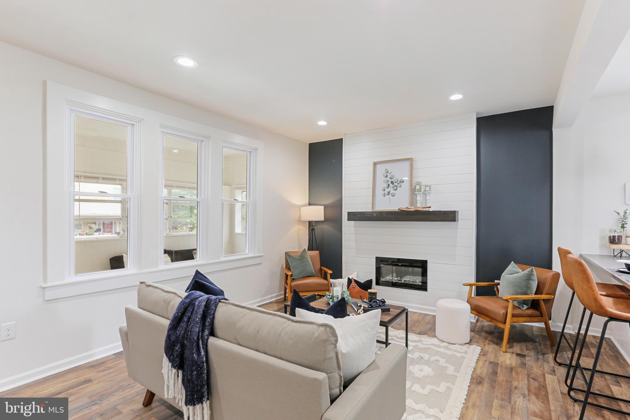 3321 Rueckert Avenue Baltimore, MD 21214 - Photo 5 of 35 Living Room