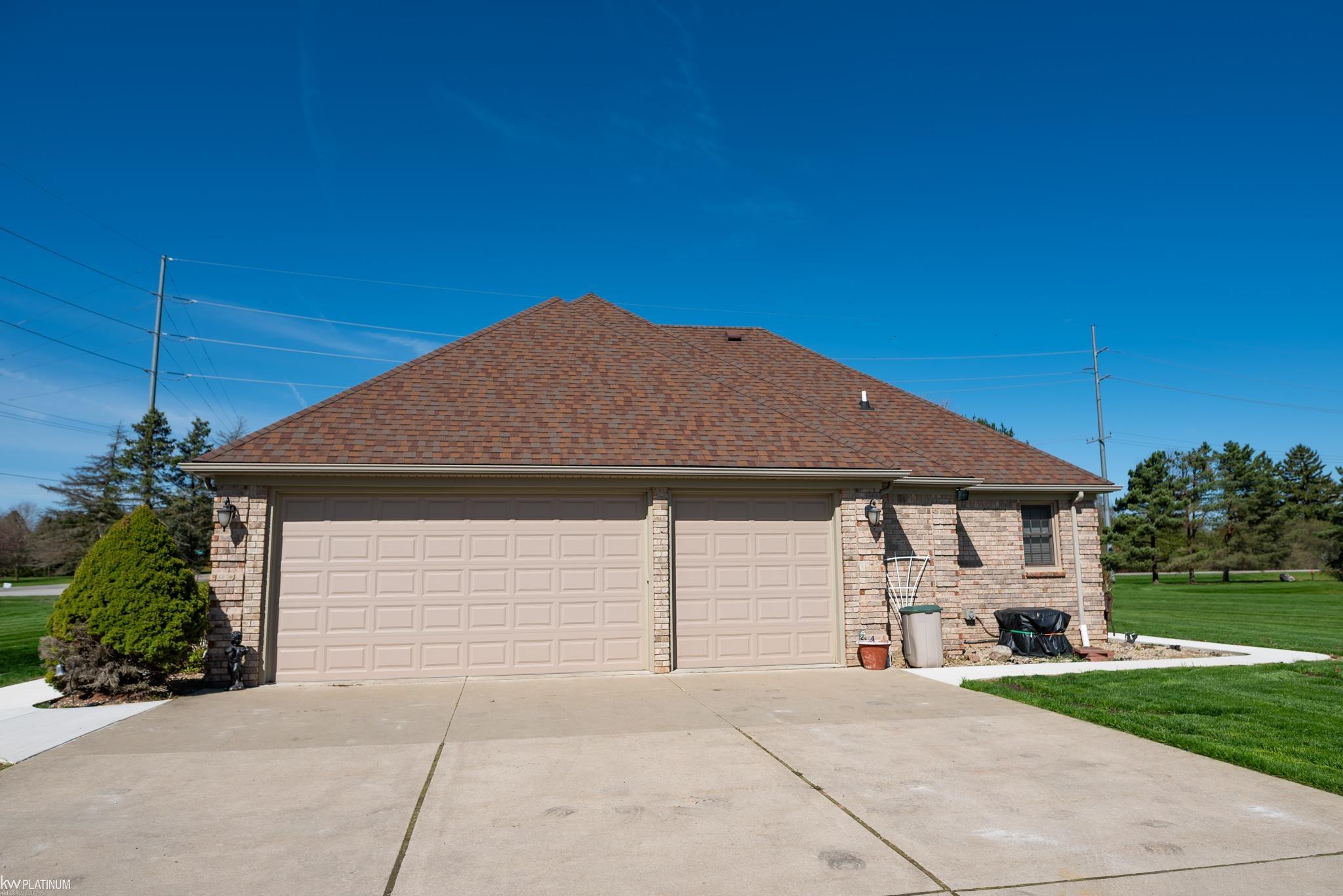 9980 Yale Road Avoca, MI 48006 - Photo 12 of 60 50173008-dcd7650c-e619-47b3-83df-897c23d15315.JPG