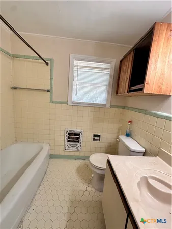 $2,800 | 1010 Academy Street, San Marcos, TX 78666