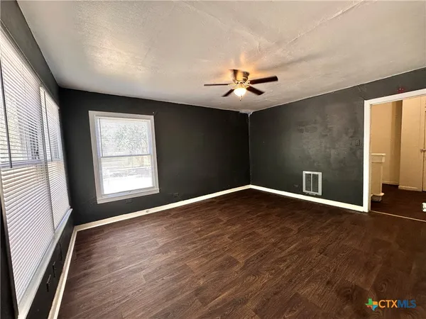 $2,800 | 1010 Academy Street, San Marcos, TX 78666