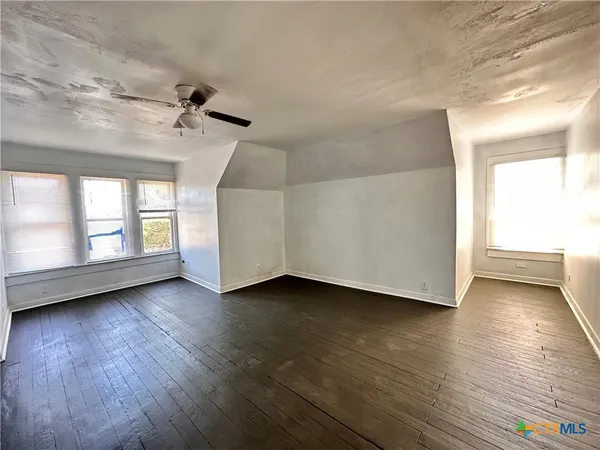 $2,800 | 1010 Academy Street, San Marcos, TX 78666