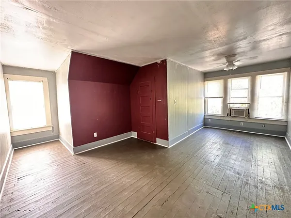 $2,800 | 1010 Academy Street, San Marcos, TX 78666