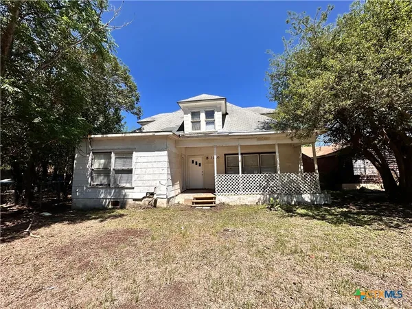 $2,800 | 1010 Academy Street, San Marcos, TX 78666