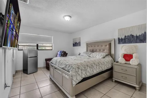 $290,000 | 8186 Northwest 98th Terrace, Unit 132, Hialeah Gardens, FL 33016