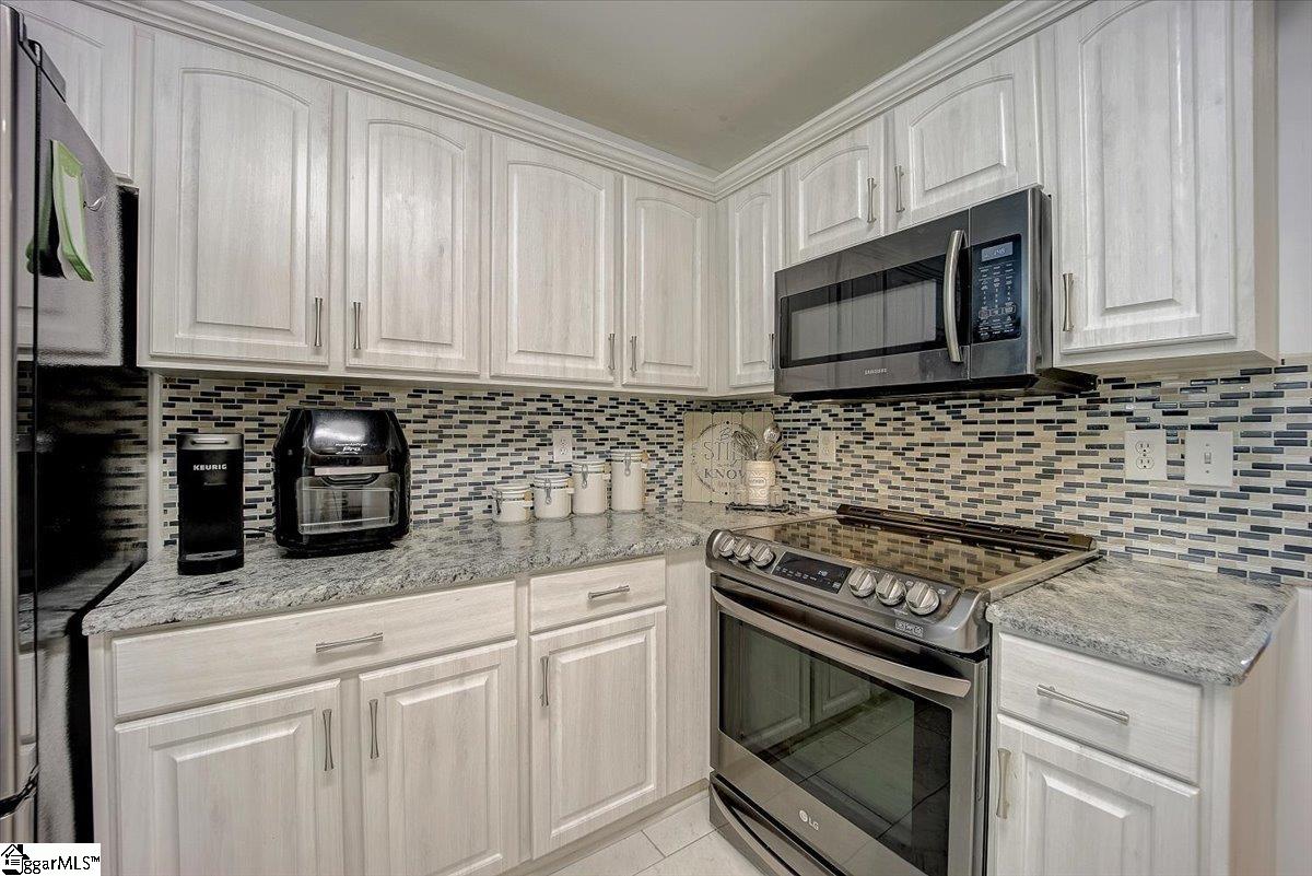 11 Bushberry Way Greer, SC 29650 - Photo 9 of 36 Gallery Image 9