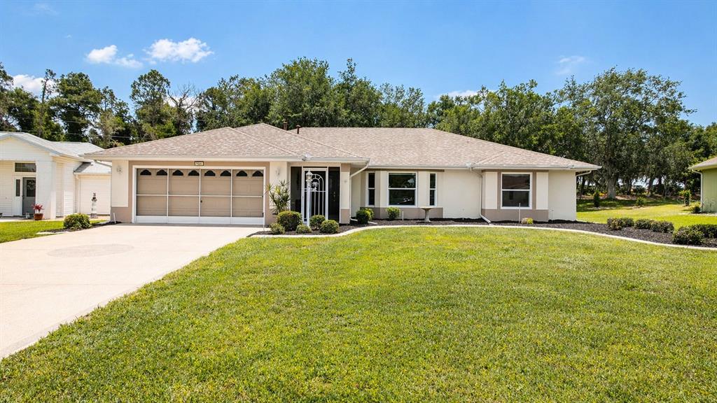 5277 Indian Ocean Loop Tavares, FL 32778 - Photo 3 of 30