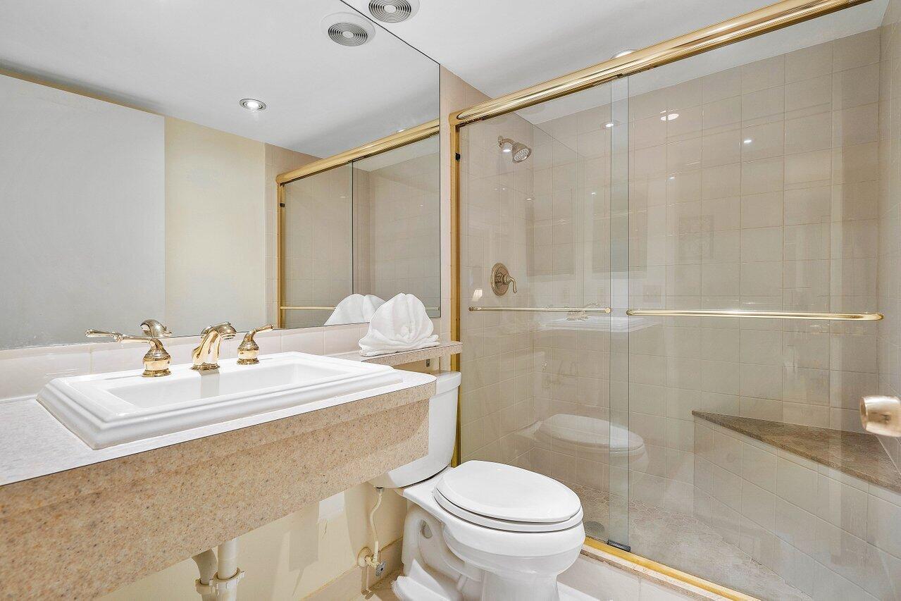 637 Normandy Lane, Unit N Delray Beach, FL 33484 - Photo 13 of 28 UPDATED BATHROOM
