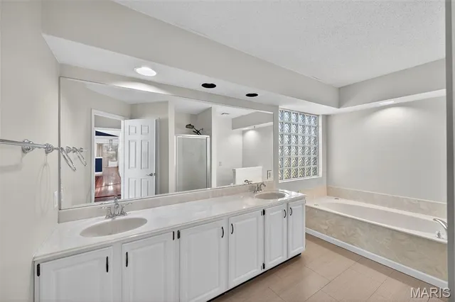 $529,900 | 6 Sailor Court, Lake St. Louis, MO 63367