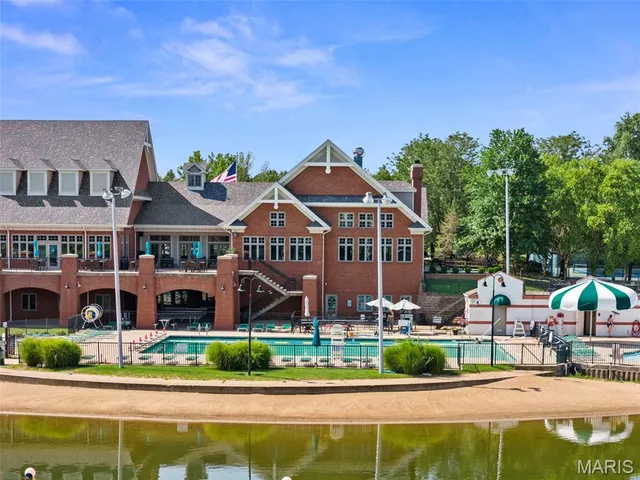 $529,900 | 6 Sailor Court, Lake St. Louis, MO 63367