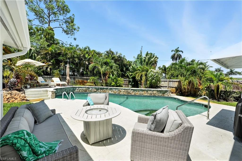 1063 22nd Avenue North Naples, FL 34103 - Photo 1 of 30