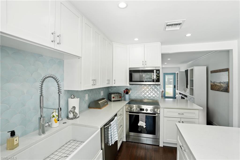 1063 22nd Avenue North Naples, FL 34103 - Photo 9 of 30