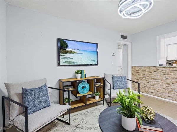 $209,999 | 851 Miles Avenue, Unit 13, Winter Park, FL 32789