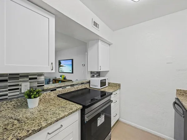 $209,999 | 851 Miles Avenue, Unit 13, Winter Park, FL 32789