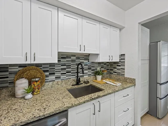 $219,000 | 851 Miles Avenue, Unit 13, Winter Park, FL 32789