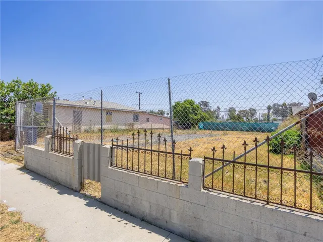 $395,593 | 13120 Main Street, Los Angeles, CA 90061