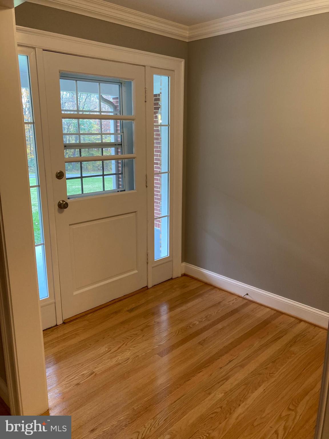 18725 Darnestown Road Poolesville, MD 20837 - Photo 10 of 21 Entrance foyer