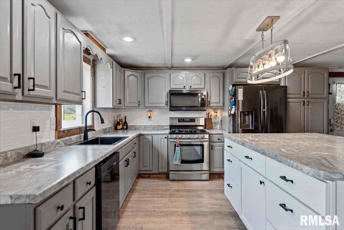14455 East Dutch Henry Road Lewistown, IL 61542 - Photo 11 of 54 Gallery Image 11