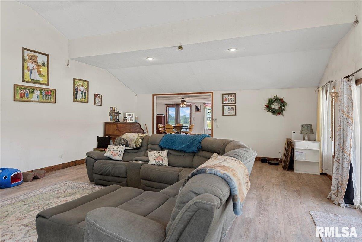 14455 East Dutch Henry Road Lewistown, IL 61542 - Photo 19 of 54 Gallery Image 19