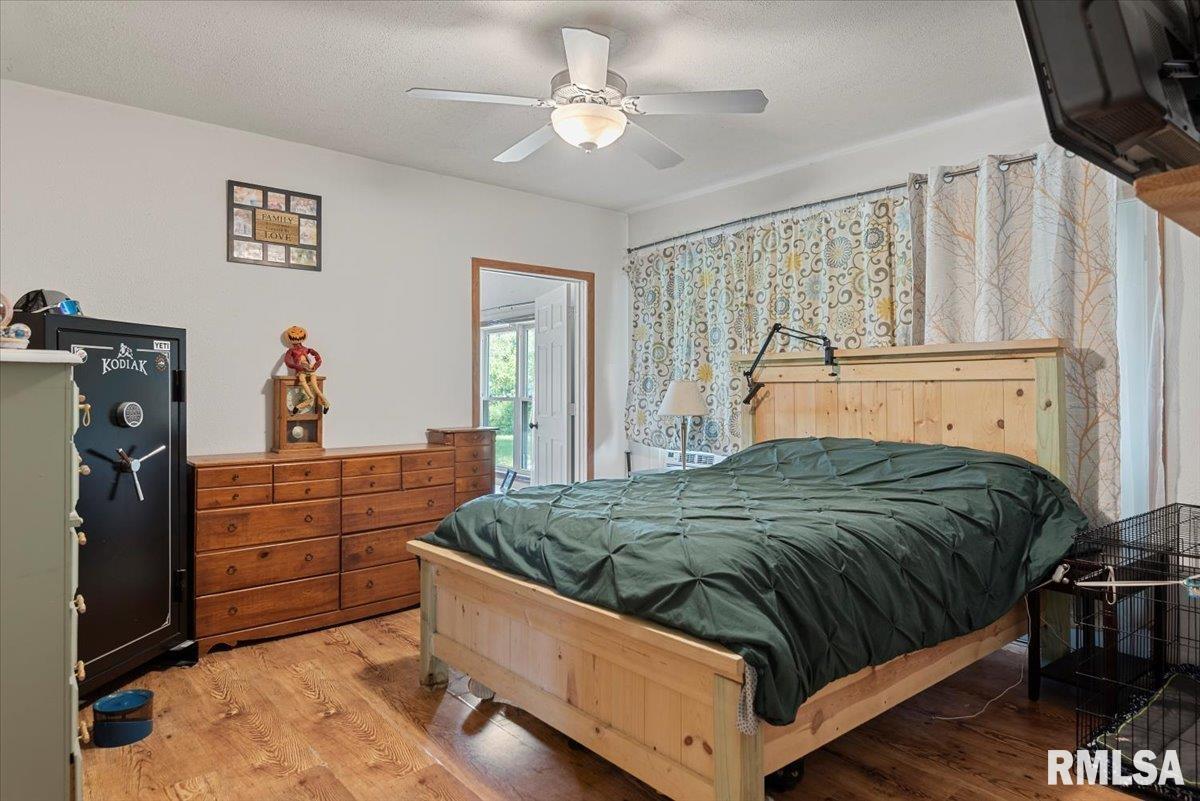 14455 East Dutch Henry Road Lewistown, IL 61542 - Photo 21 of 54 Gallery Image 21
