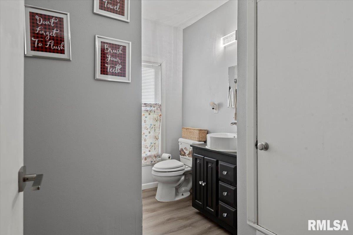 14455 East Dutch Henry Road Lewistown, IL 61542 - Photo 22 of 54 Gallery Image 22
