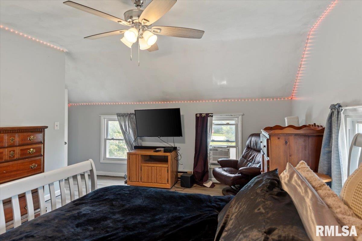 14455 East Dutch Henry Road Lewistown, IL 61542 - Photo 26 of 54 Gallery Image 26