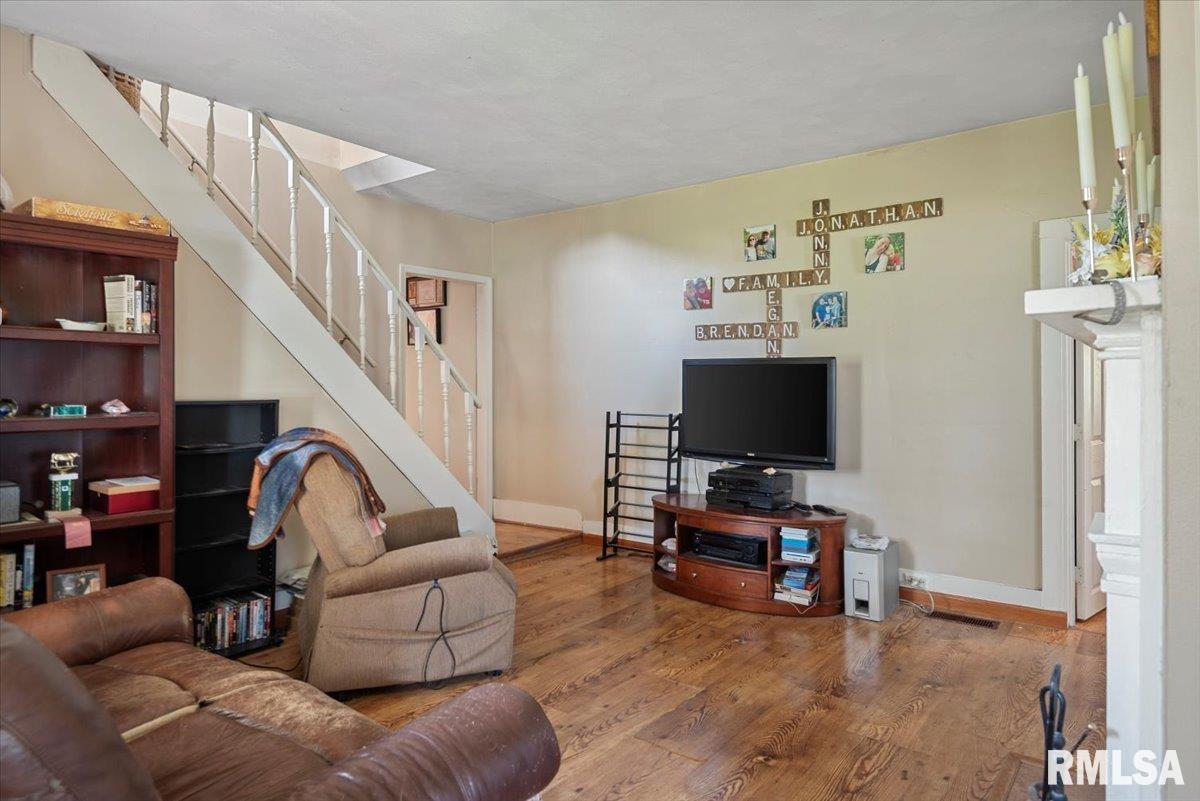 14455 East Dutch Henry Road Lewistown, IL 61542 - Photo 3 of 54 Gallery Image 3