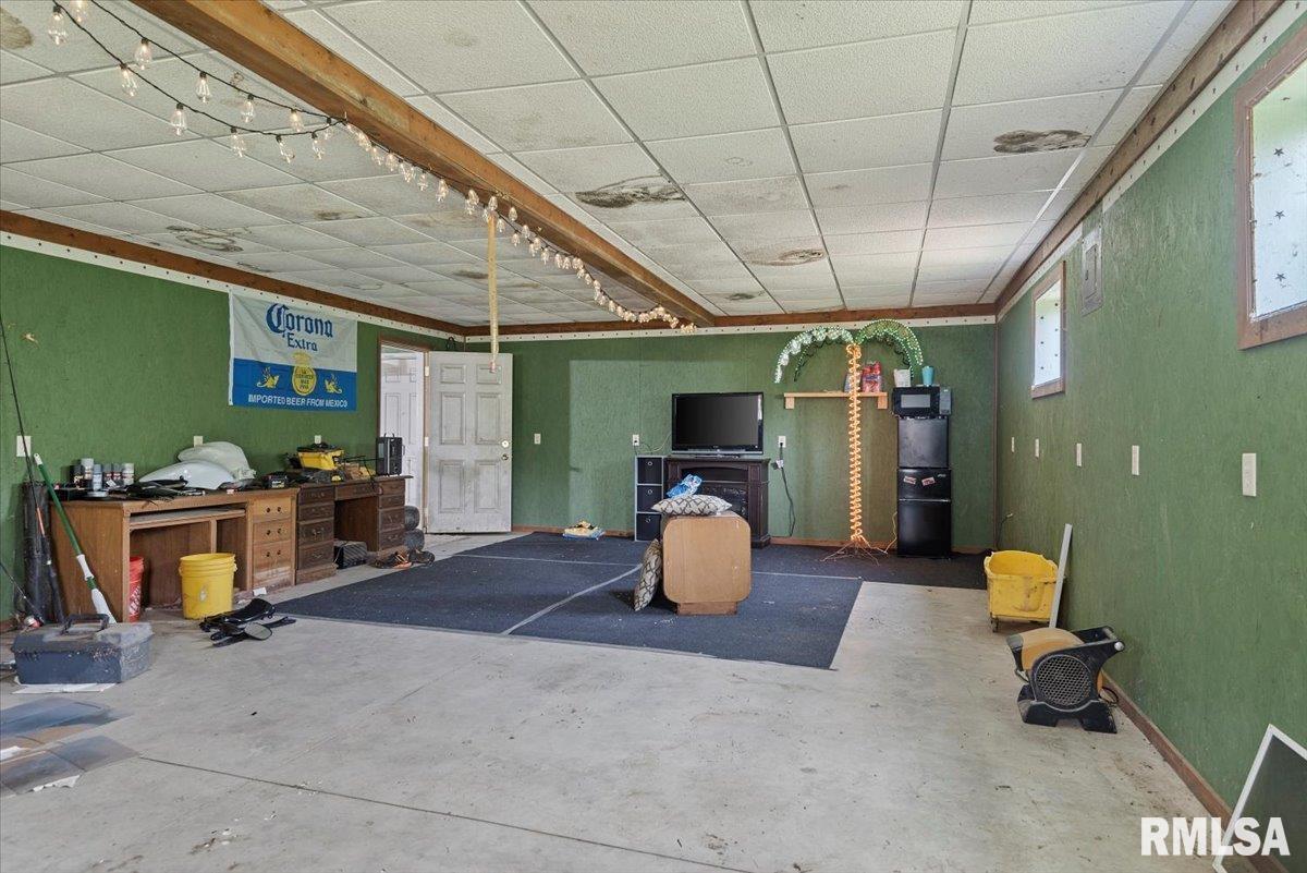 14455 East Dutch Henry Road Lewistown, IL 61542 - Photo 37 of 54 Gallery Image 37